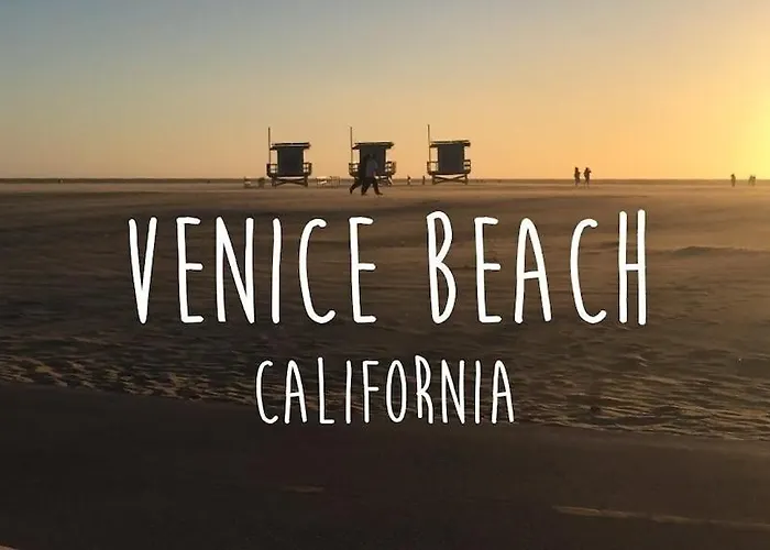 Elegant White Cottage, Venice Beach, California